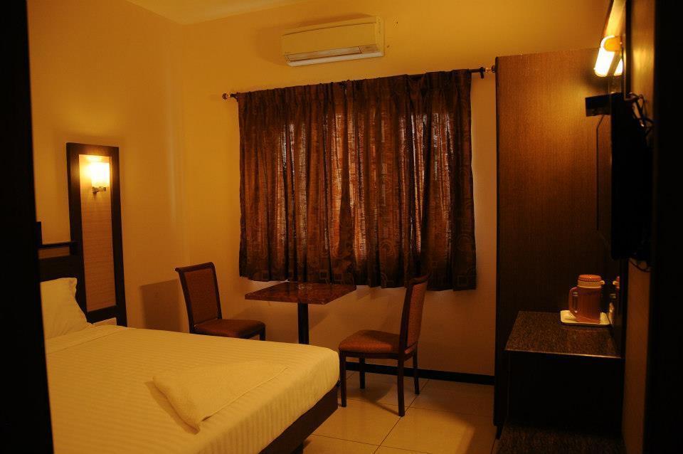 Hotel Viswas Tiruppur Værelse billede
