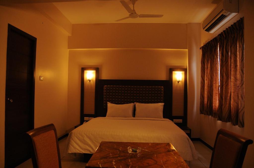 Hotel Viswas Tiruppur Værelse billede